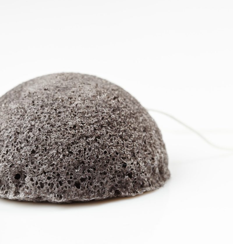Nettoyage en profondeur : les bienfaits de l'éponge de konjac